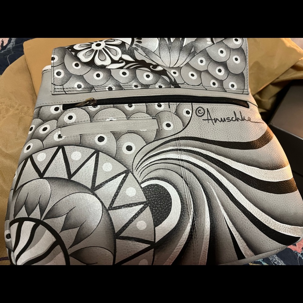 Grey and white Art Deco purse. New Anuschks
